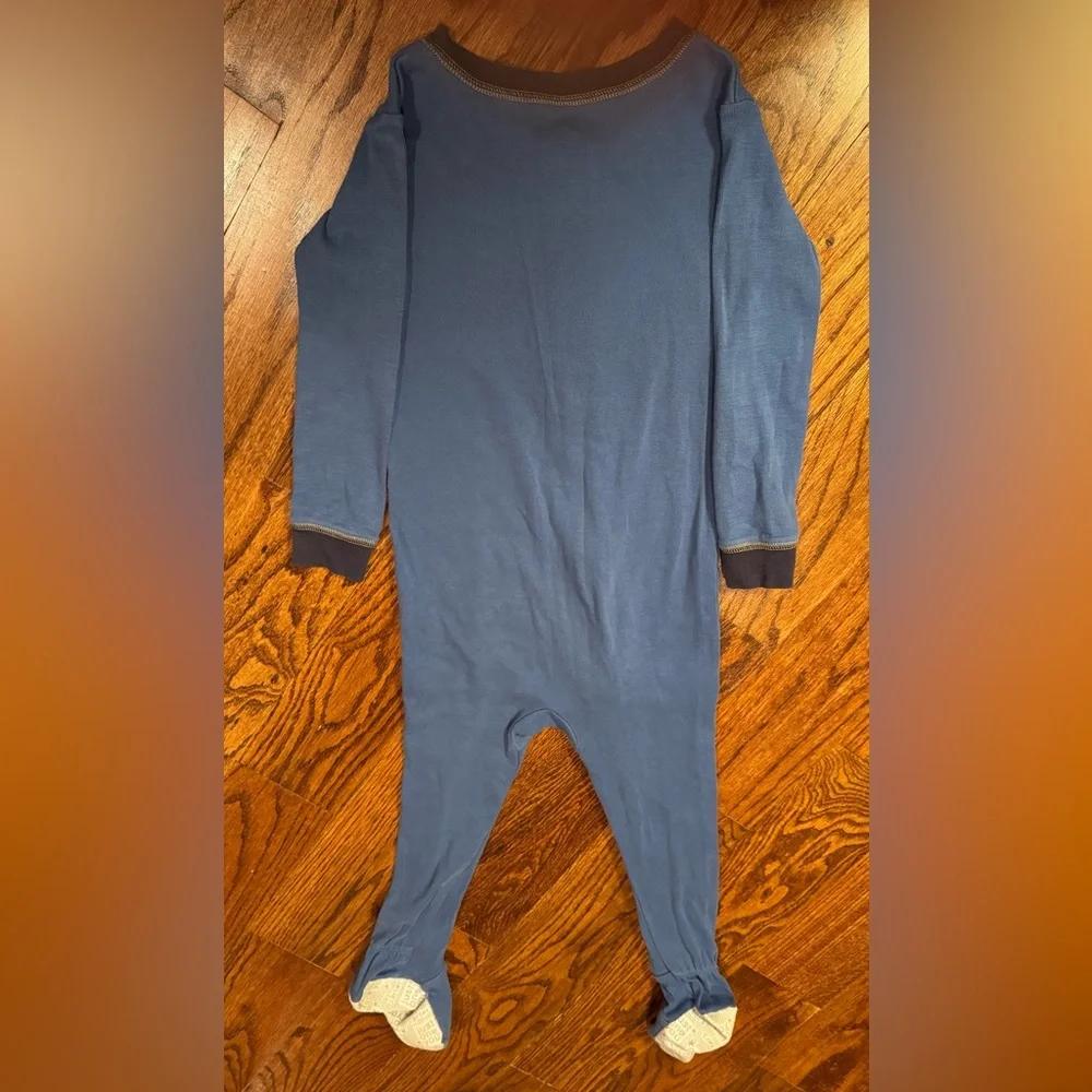 Lot of 4 Carter's 3T footed, zip up pajamas